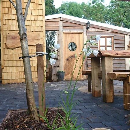 Charming 2-Bed Cabin In サットン・コールドフィールド エクステリア 写真