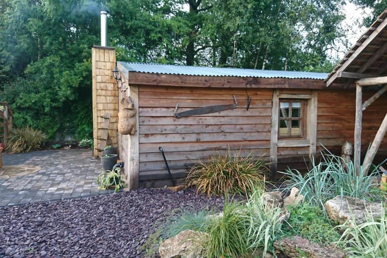 Charming 2-Bed Cabin In サットン・コールドフィールド エクステリア 写真