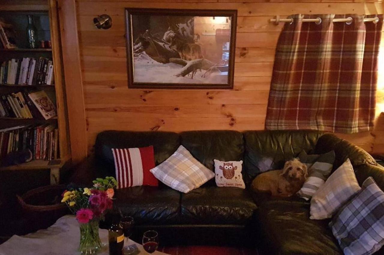 Charming 2-Bed Cabin In サットン・コールドフィールド エクステリア 写真